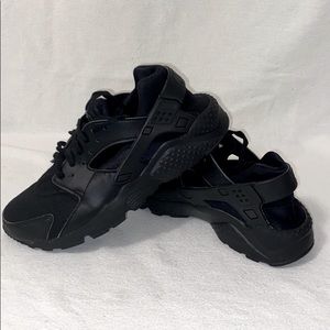 Black Nike Air Huarache Kids